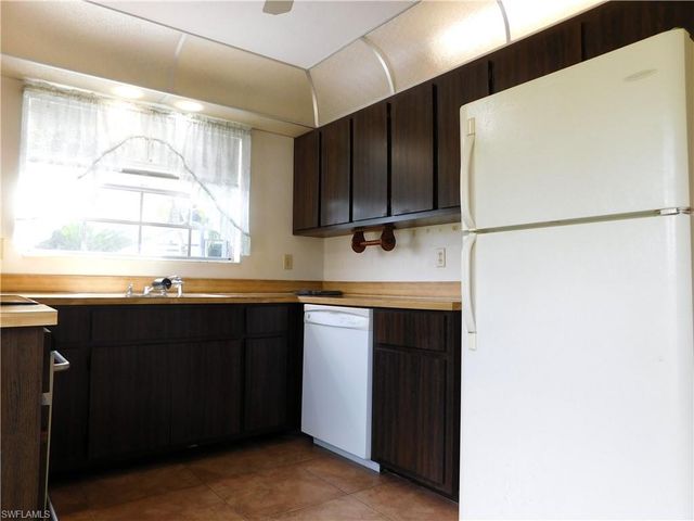 10525 Putnam CT, Lehigh Acres, FL 33936