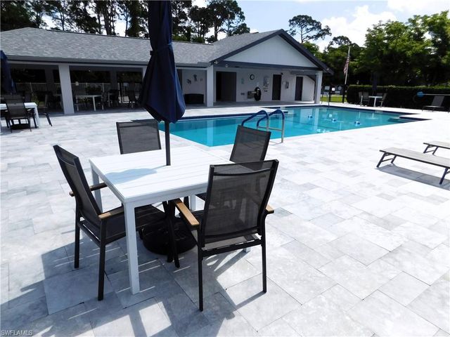 10525 Putnam CT, Lehigh Acres, FL 33936