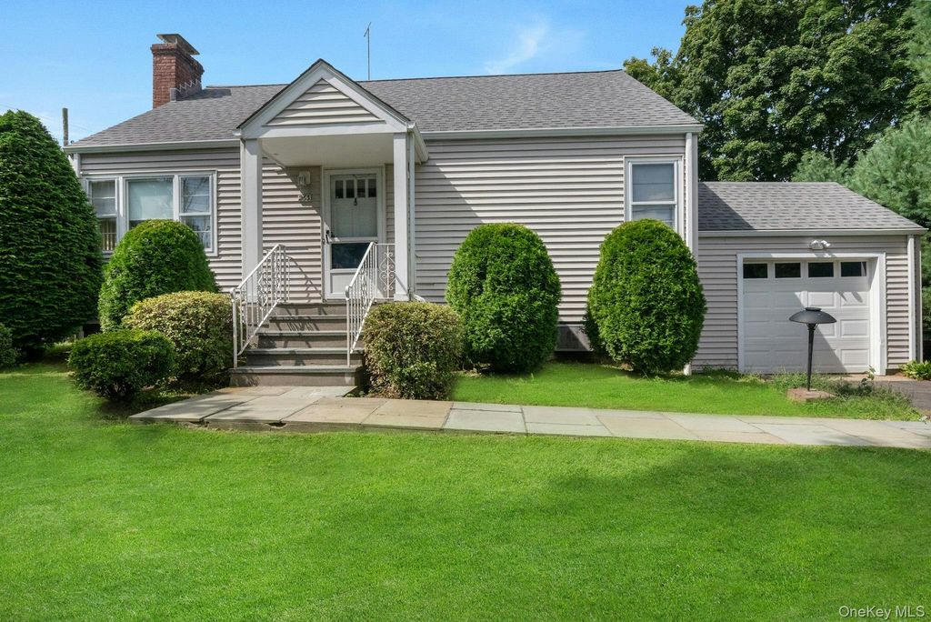 263 Pythian Avenue, Hawthorne, NY 10532 — photo 2