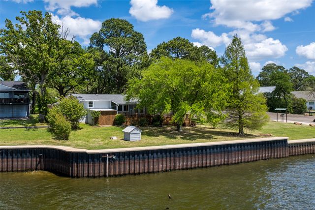 167 Shoreline Drive, Star Harbor, TX 75148