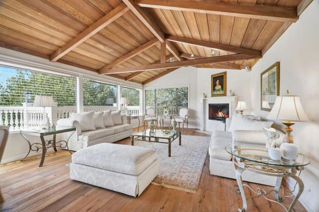 911 Matts Court, Los Altos, CA 94024