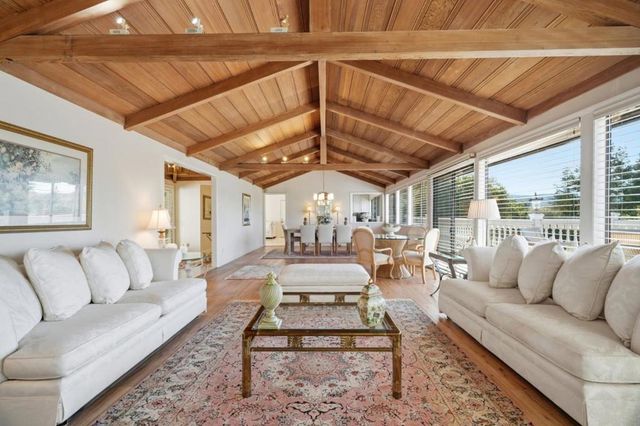 911 Matts Court, Los Altos, CA 94024