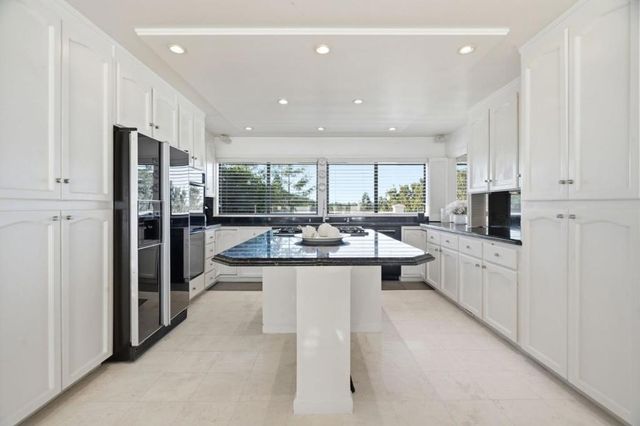 911 Matts Court, Los Altos, CA 94024