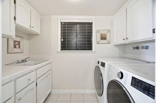 911 Matts Court, Los Altos, CA 94024