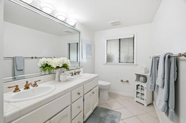 911 Matts Court, Los Altos, CA 94024