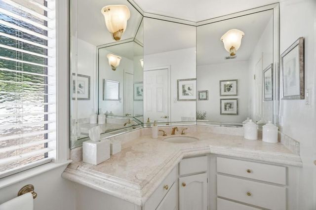 911 Matts Court, Los Altos, CA 94024