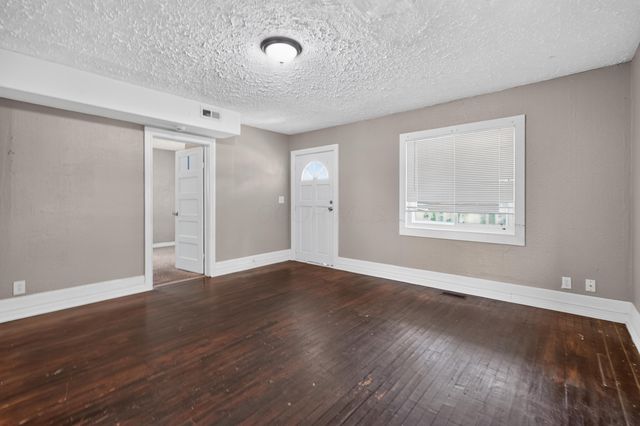 424 Emmit Avenue, Columbus, OH 43228