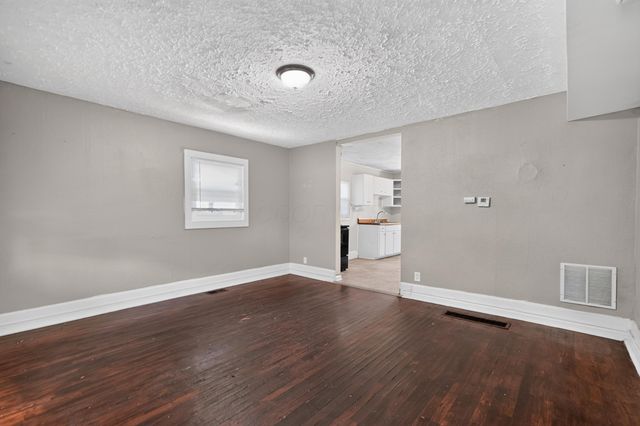 424 Emmit Avenue, Columbus, OH 43228