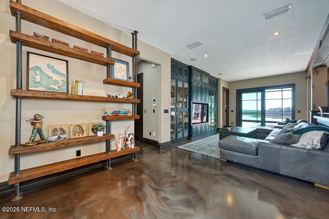 1037 SHIPWATCH Drive E, Jacksonville, FL 32225