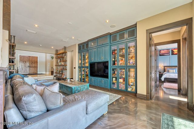 1037 SHIPWATCH Drive E, Jacksonville, FL 32225