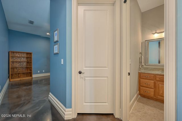 1037 SHIPWATCH Drive E, Jacksonville, FL 32225