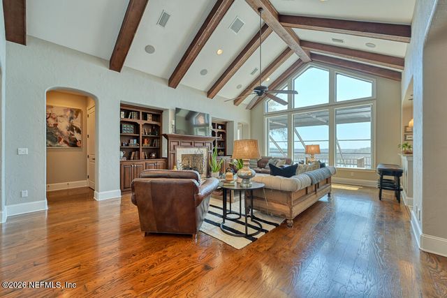 1037 SHIPWATCH Drive E, Jacksonville, FL 32225