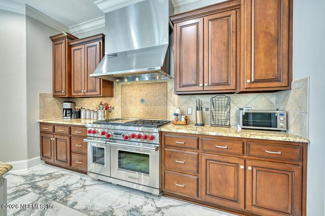 1037 SHIPWATCH Drive E, Jacksonville, FL 32225