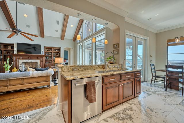 1037 SHIPWATCH Drive E, Jacksonville, FL 32225