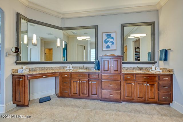 1037 SHIPWATCH Drive E, Jacksonville, FL 32225