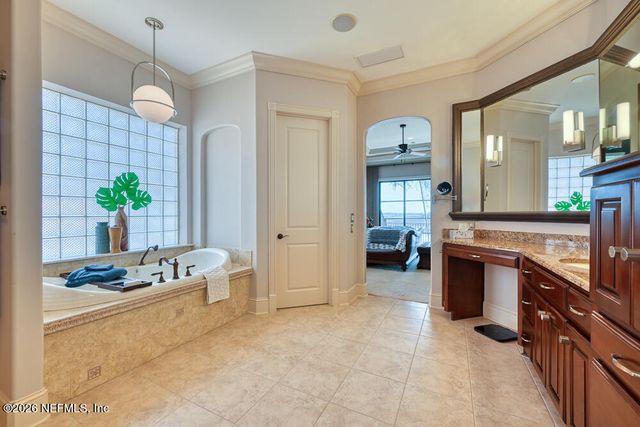 1037 SHIPWATCH Drive E, Jacksonville, FL 32225