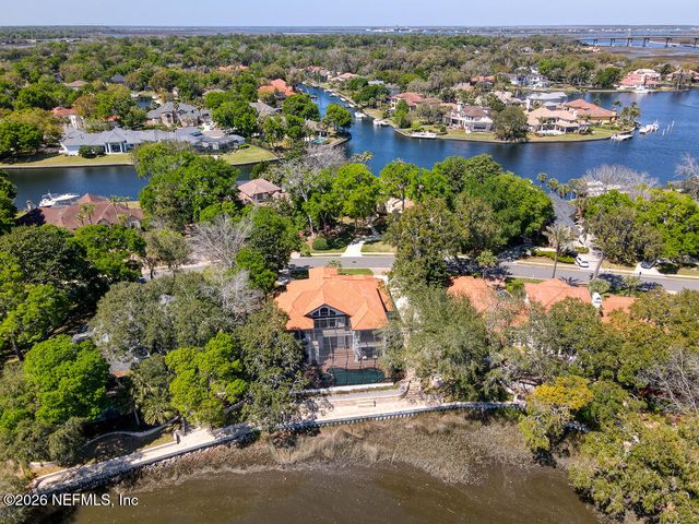 1037 SHIPWATCH Drive E, Jacksonville, FL 32225