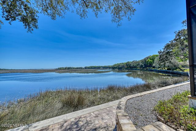 1037 SHIPWATCH Drive E, Jacksonville, FL 32225