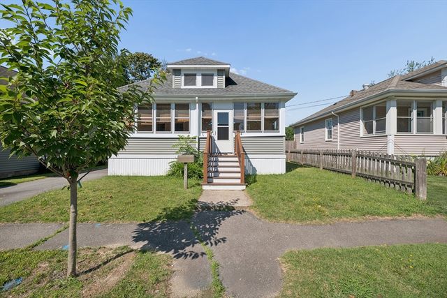 256 Green St, Fairhaven, MA 02719