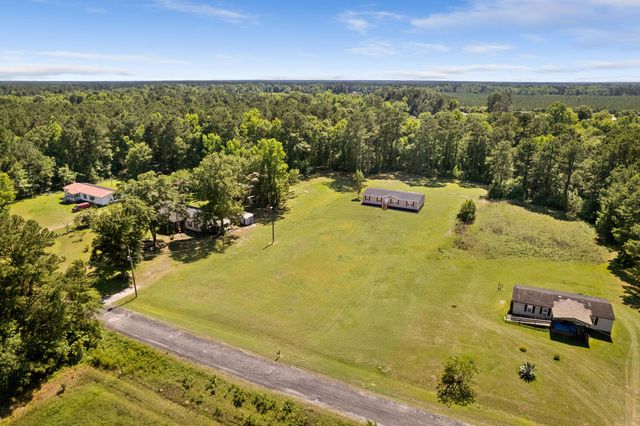 743 Roscoe Court, Cross, SC 29436