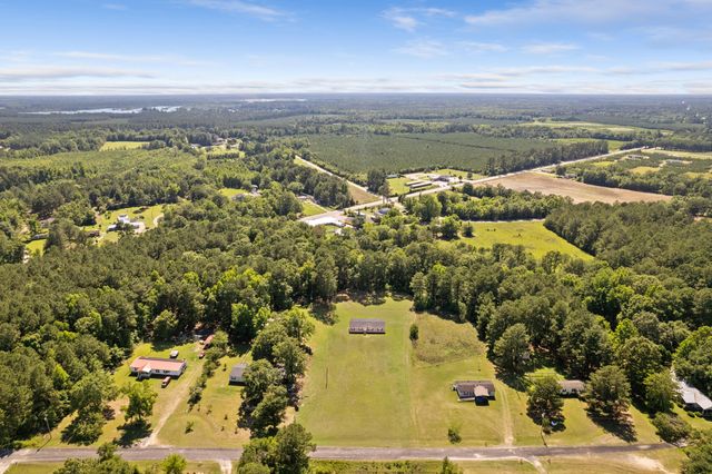 743 Roscoe Court, Cross, SC 29436