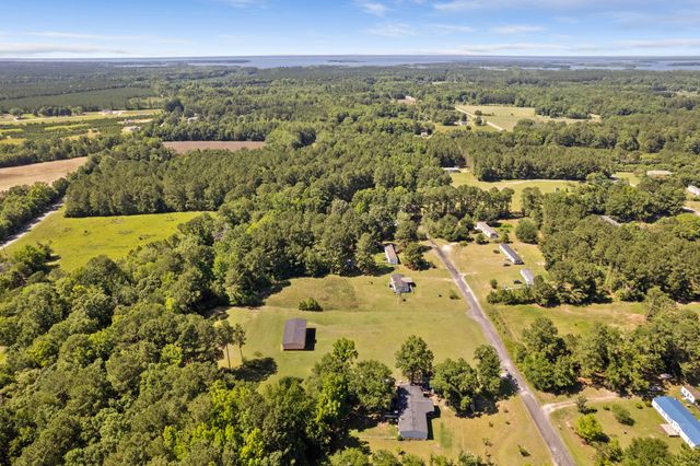 743 Roscoe Court, Cross, SC 29436