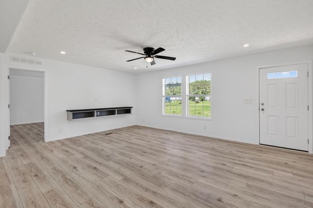 743 Roscoe Court, Cross, SC 29436