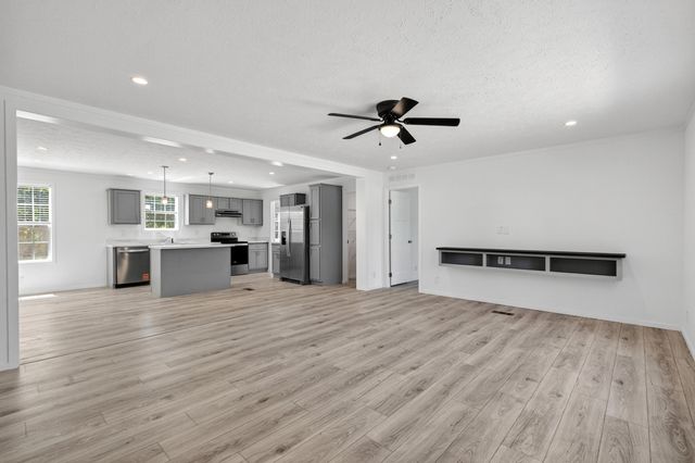 743 Roscoe Court, Cross, SC 29436