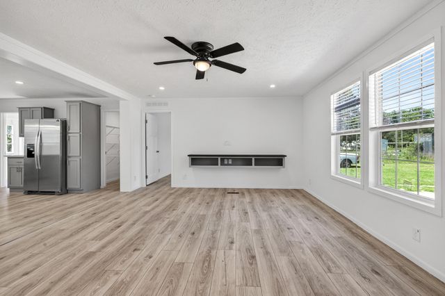 743 Roscoe Court, Cross, SC 29436