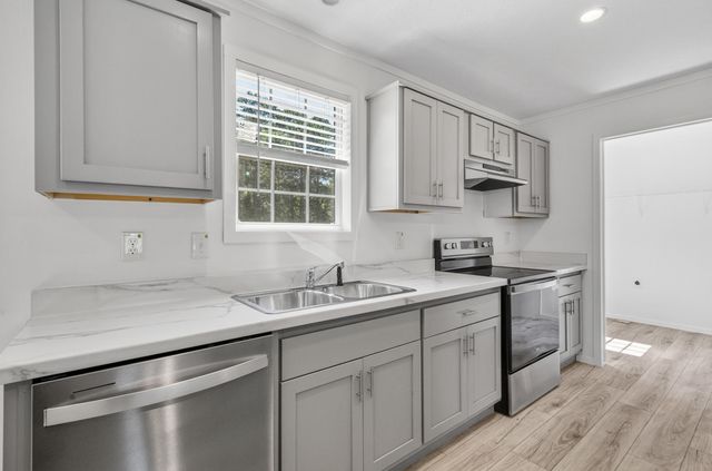 743 Roscoe Court, Cross, SC 29436