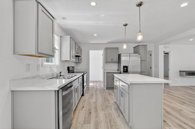 743 Roscoe Court, Cross, SC 29436