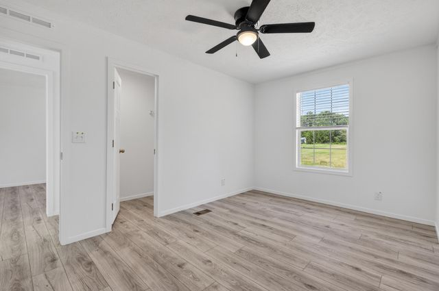 743 Roscoe Court, Cross, SC 29436