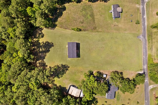 743 Roscoe Court, Cross, SC 29436