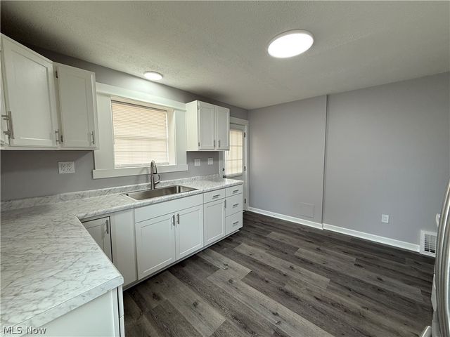 2065 23rd Street, Cuyahoga Falls, OH 44223