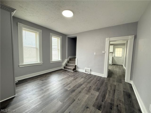 2065 23rd Street, Cuyahoga Falls, OH 44223