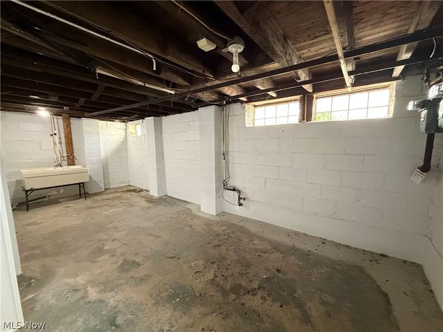 2065 23rd Street, Cuyahoga Falls, OH 44223