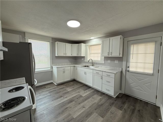 2065 23rd Street, Cuyahoga Falls, OH 44223