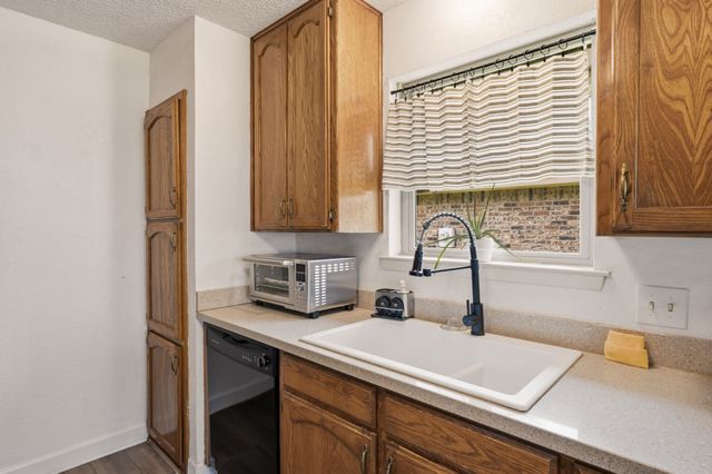 8009 Berrybrook Drive, Watauga, TX 76148