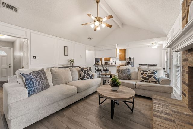 8009 Berrybrook Drive, Watauga, TX 76148