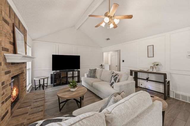 8009 Berrybrook Drive, Watauga, TX 76148