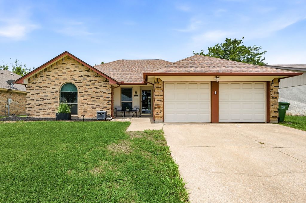8009 Berrybrook Drive, Watauga, TX 76148