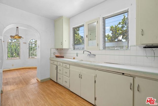 227 S Stanley Drive, Beverly Hills, CA 90211