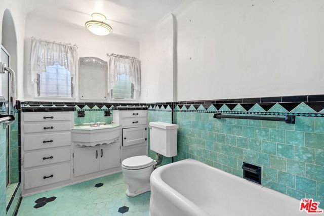 227 S Stanley Drive, Beverly Hills, CA 90211