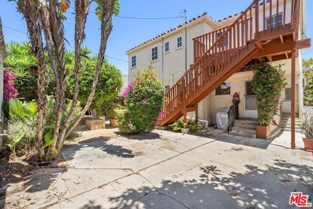 227 S Stanley Drive, Beverly Hills, CA 90211