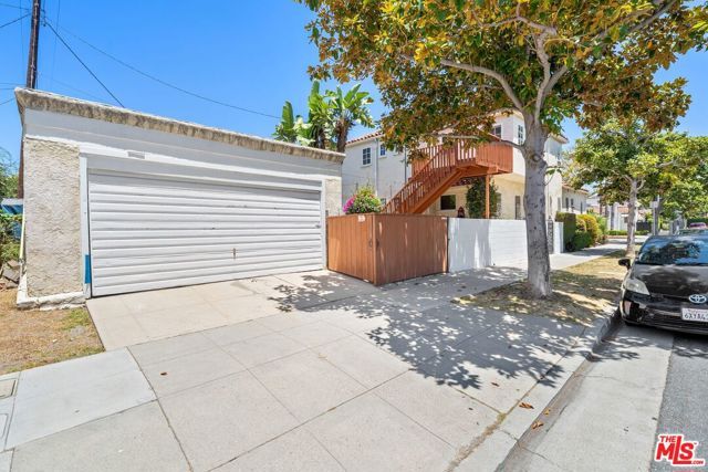 227 S Stanley Drive, Beverly Hills, CA 90211