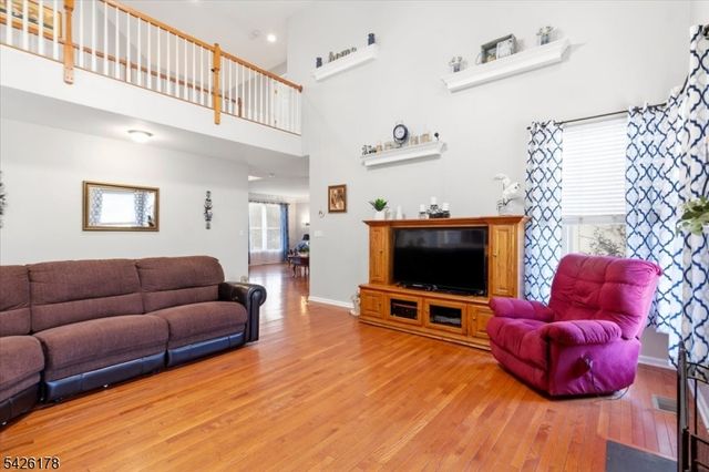 1 Tanager Dr, Raritan Twp., NJ 08551