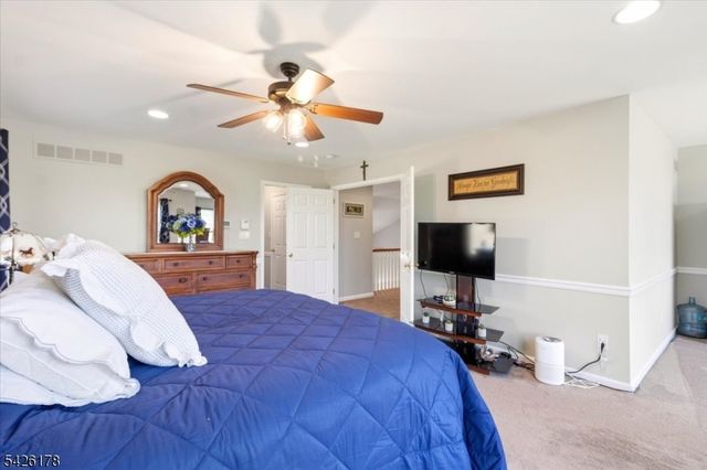 1 Tanager Dr, Raritan Twp., NJ 08551