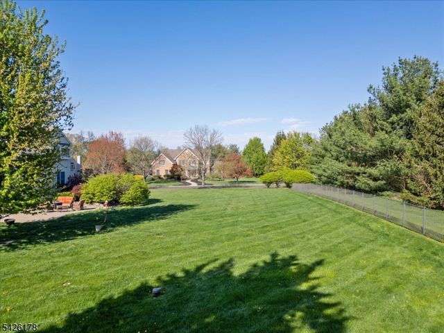 1 Tanager Dr, Raritan Twp., NJ 08551