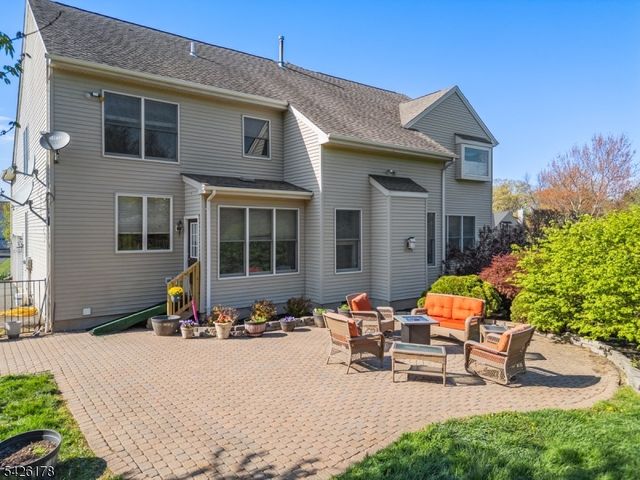 1 Tanager Dr, Raritan Twp., NJ 08551