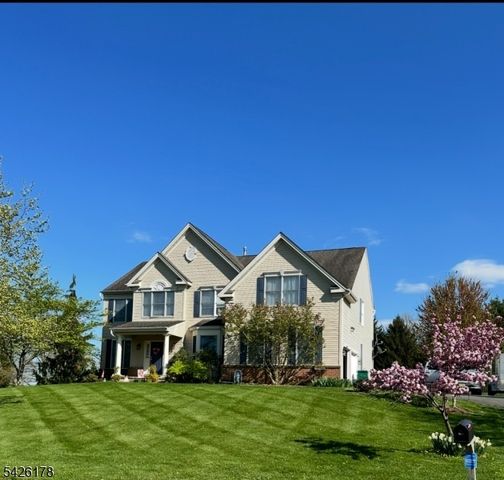 1 Tanager Dr, Raritan Twp., NJ 08551